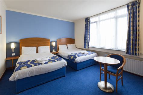 Wembley International Hotel twin en-suite room | Wembley International ...