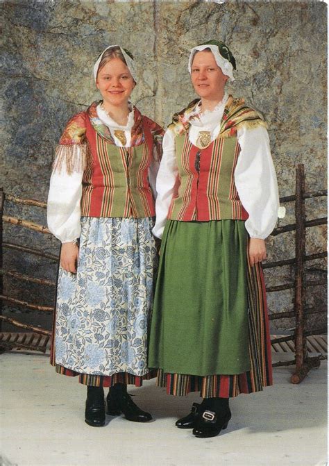 Traditional Dress of Finland | Traditional dresses, Scandinavian dress ...