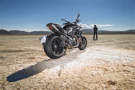 2015 Ducati Diavel Hi-Res Picture Galore - autoevolution