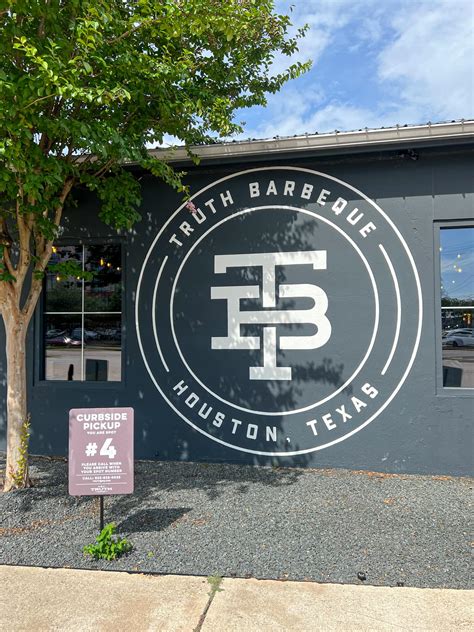 Truth BBQ in Houston Delivers on the Brisket - Feastio