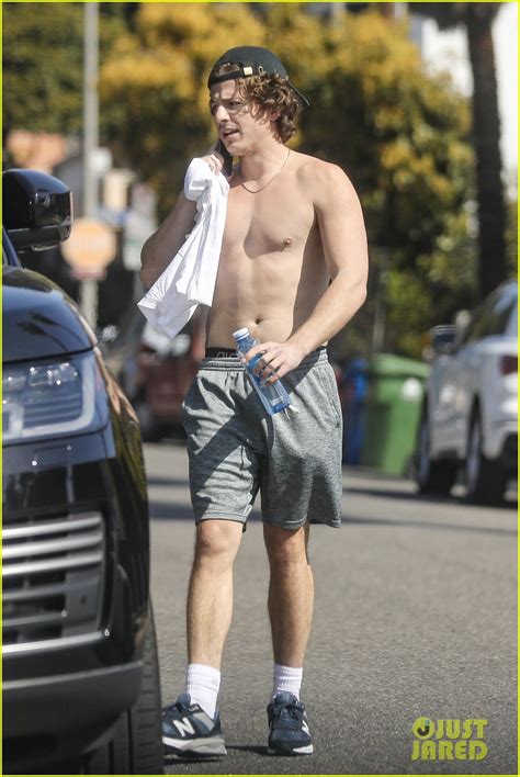 Charlie Puth Puts His Buff Body on Display After His Workout: Photo 4534070 | Shirtless Photos ...