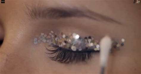 Glitter Eye Makeup Tutorial - Glitter Make Up Ideas