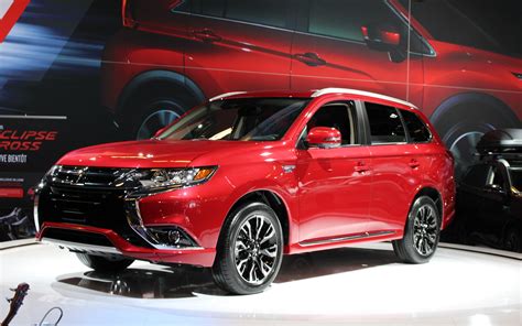 Première canadienne : Mitsubishi Outlander PHEV 2018, le premier VUS ...