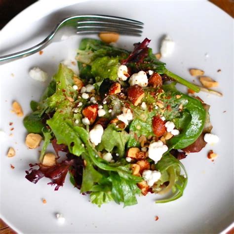 Smoked Almond and Goat Cheese Salad Recipe - Pinch of Yum