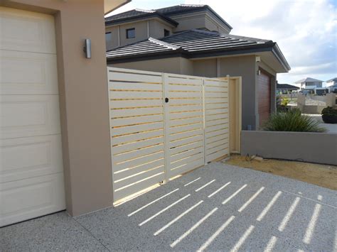 Aluminum Coloured Slat Fencing Portfolio | Craftsman Fencing