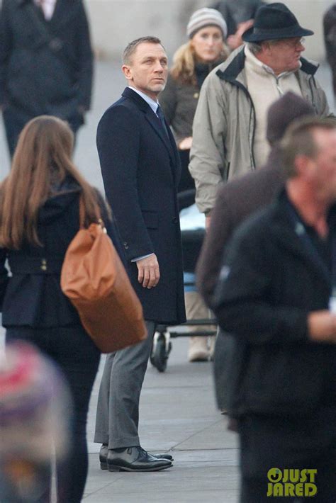 SKYFALL Set Photos Featuring Daniel Craig as James Bond - FilmoFilia