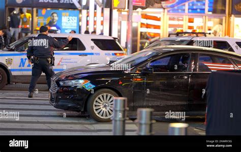 NYPD Police Officers on duty in Manhattan - NEW YORK CITY, USA - FEBRUARY 14, 2023 Stock Photo ...