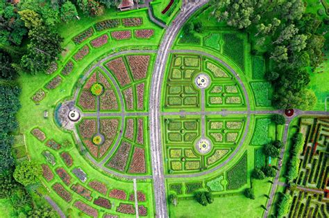 Aerial View of Maze Garden · Free Stock Photo