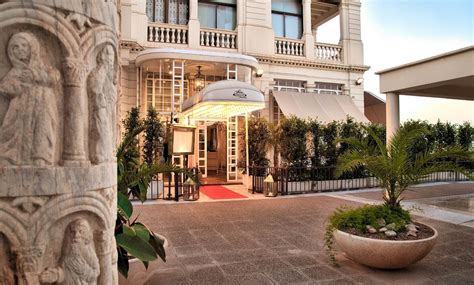 Bahia-mediterraneo-first-class-restaurant-gin-garden-palma-mallorca-entrance – Bahía ...