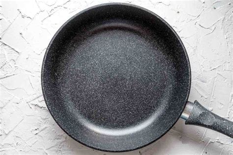 Teflon Coated Cookware Dangers And Safety - KitchenPerfect | Non stick pan, Nonstick, Baking ...