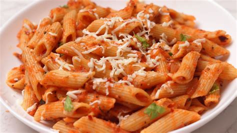 Easy Red Sauce Pasta Recipe - Italian Pasta Arrabbiata Recipe