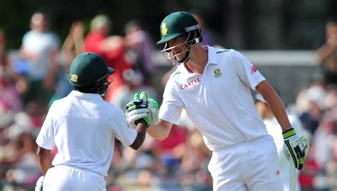 Singing Bavuma's praises in tweets