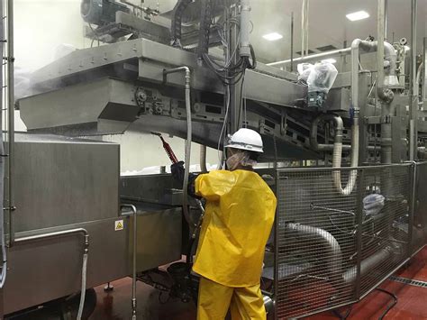 Food & Beverage Sanitation Equipment - Steam Cleaning for Food Processing Plants | Sioux Corporation