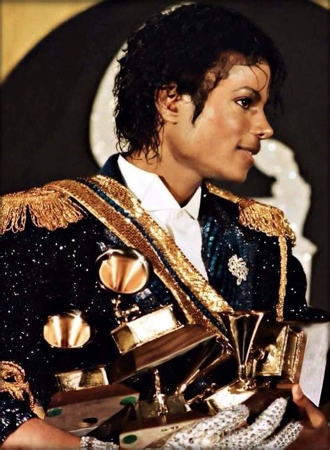 Side profile. Michael Jackson Awards, Michael Jackson Thriller, Micheal ...