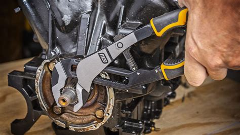 GEARWRENCH PITBULL™ Pliers Have Become Motorsports Mechanics Preferred Pliers - Motor Sports ...