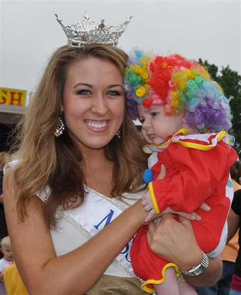 Adventures of Miss Nebraska 2011 :): Nebraskaland Days Kiddy Parade and Family Night!