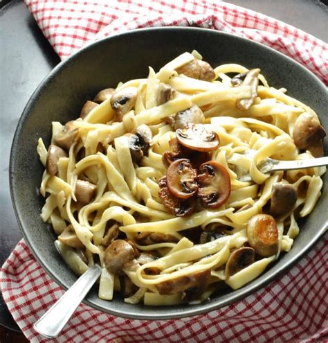 Easy Low Fat Mushroom Pasta Sauce - Everyday Healthy Recipes