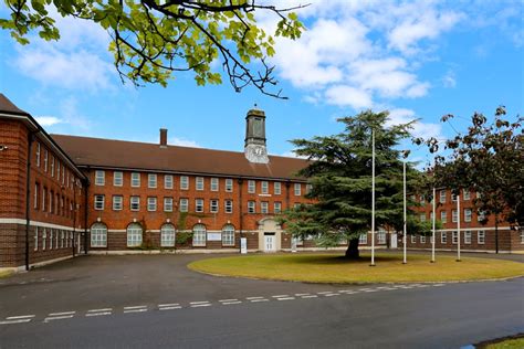 Work starts on new accommodation for army medics - GOV.UK