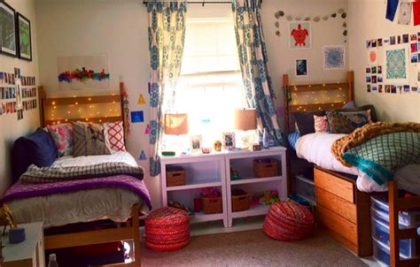 A freshmen's Dorm room at Wake Forest | Dorm room designs, Dorm room decor, Dorm room