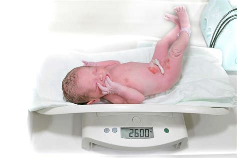 Low Birth Weight in Babies - Causes, Facts, Factors And More - Being ...