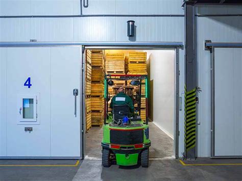 Who Needs Cold Storage Warehouses? | FW Logistics