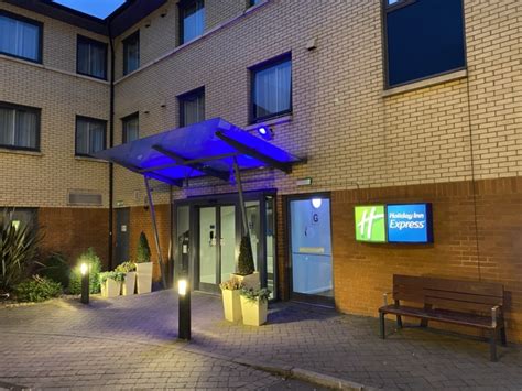 Review: the Holiday Inn Express hotel at Luton Airport