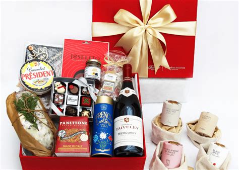 Christmas Chocolate Hampers | The Cake Boutique