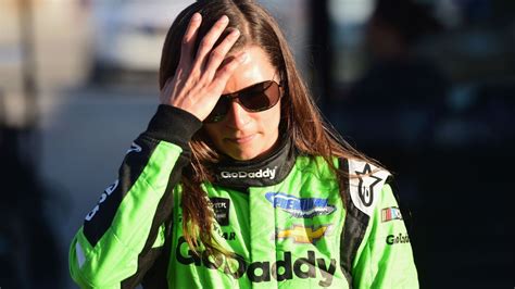 Danica Patrick crashes out of Indianapolis 500, her final race