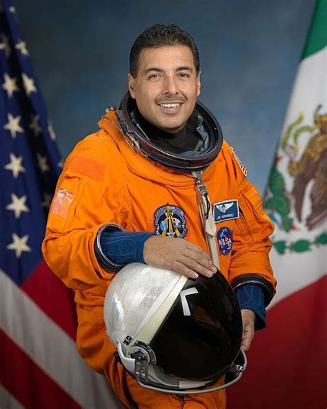 José Hernandez, Astronaut: A Biography and Resources for Kids