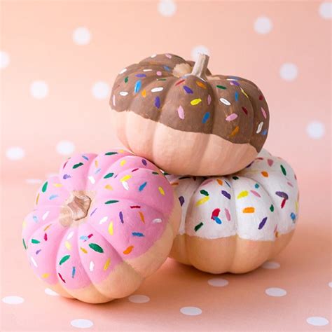 17 Ways to Decorate With Mini Pumpkins | Creative pumpkin painting ...