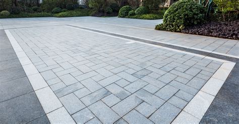 5 Classic Pavement Designs That Will Make Your Home More Unique | Pavement design, Patio pavers ...