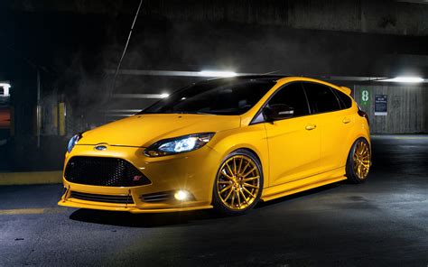 Download Download Compact Car Ford Focus Rs Wallpaper 4k Ultra - Tangerine Scream Focus St ...