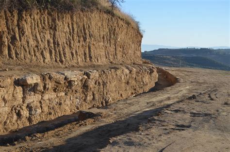 Entrance to “extremely important” Amphipolis tomb found – The History Blog