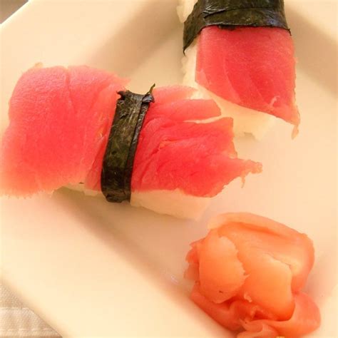 Nigiri Sushi (Tuna)