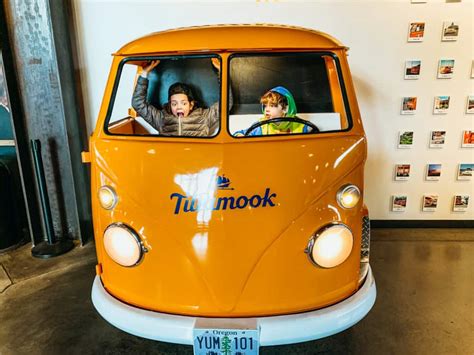 Tillamook Cheese Factory Tour: This is What You Need to Know | The Stoke Fam