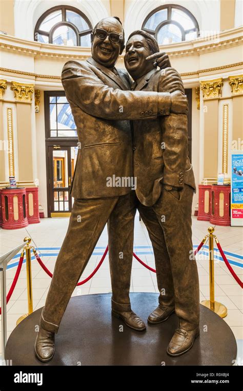 Statue of eric morecambe and ernie wise hi-res stock photography and ...