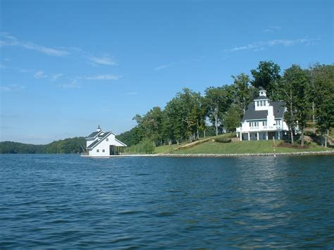 A Guide to Virginia's Smith Mountain Lake | Jane at the Lake