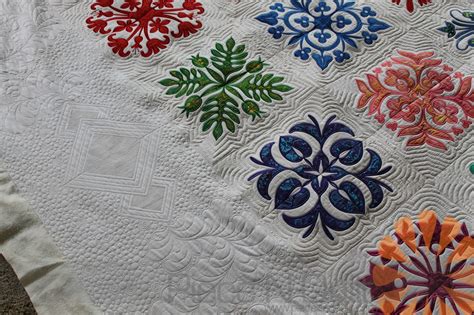 Piece N Quilt: Hawaiian Quilt - Custom Machine Quilting by Natalia Bonner