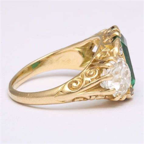 Victorian engagement rings: antique jewellery with true vintage appeal