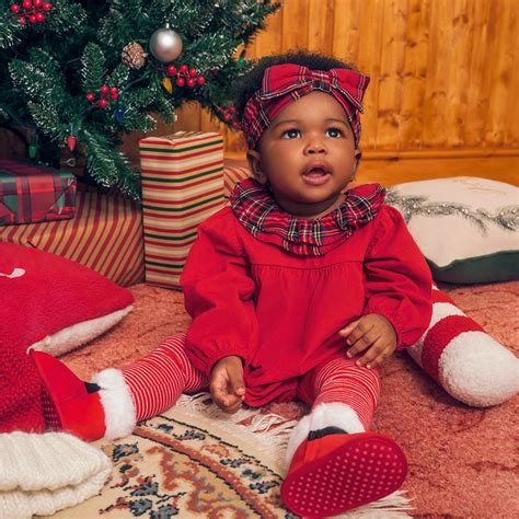 Les tenues de Noël pour bébé les plus adorables pour 2023 | Primark