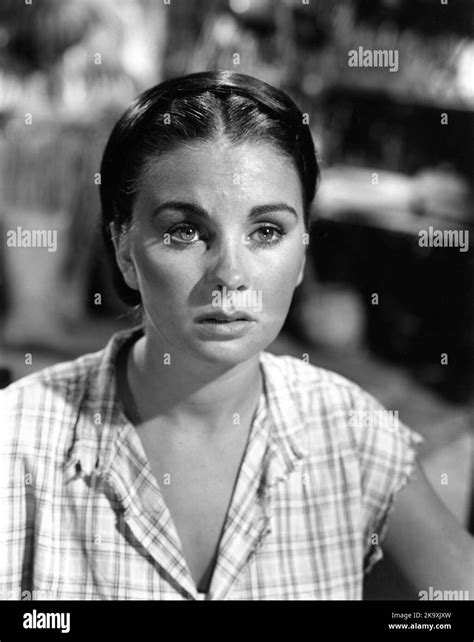 JEAN SIMMONS in THE BLUE LAGOON 1949 director FRANK LAUNDER novel Henry ...