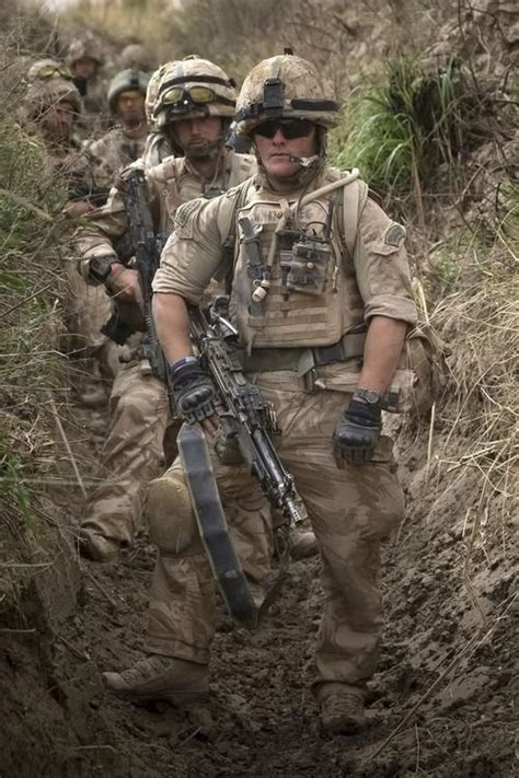 Royal Marines Commandos | Royal marines, Royal marine commando, Marine ...