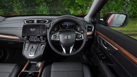 Honda CR-V Hybrid interior, dashboard & comfort | DrivingElectric