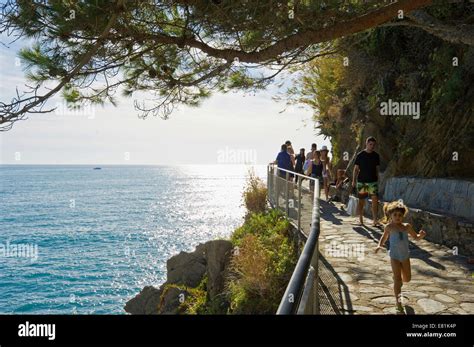 Via dell Amore, Manarola, Cinque Terre, Liguria, Italy Stock Photo - Alamy