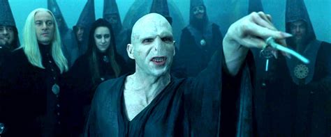 The Secret To Transforming 'Harry Potter' Star Ralph Fiennes Into ...