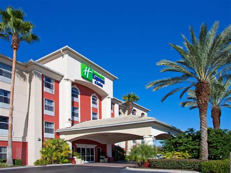 Holiday Inn Express & Suites Orlando International Airport Hotel by IHG