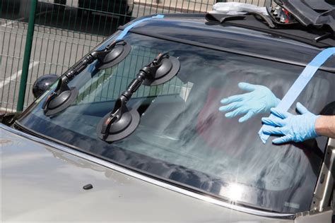 Proper windshield replacement & urethane - Advantage Auto Glass