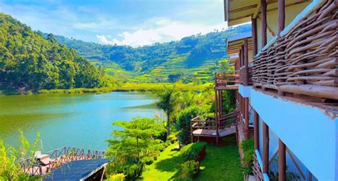 Lake Bunyonyi | Uganda Safaris | Uganda Tours