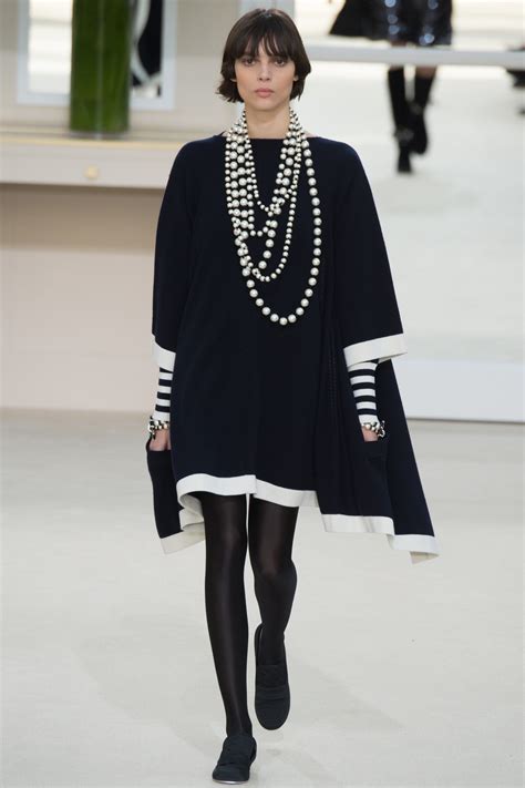 Chanel Fall 2016 Ready-to-Wear Fashion Show | Fashion, Paris fashion week, Fashion week