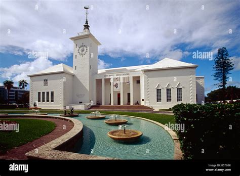 Hamilton bermuda city hi-res stock photography and images - Alamy